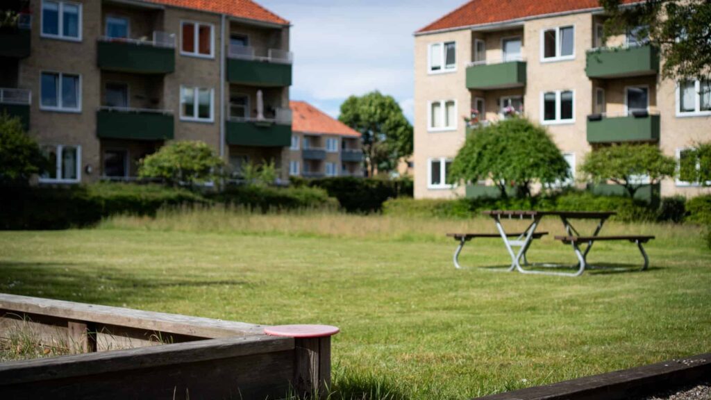 Velkommen til Frydenspark | En boligafdeling centralt beliggende på Amager, med 294 lækre lejligheder med store altaner og masser af grønne områder